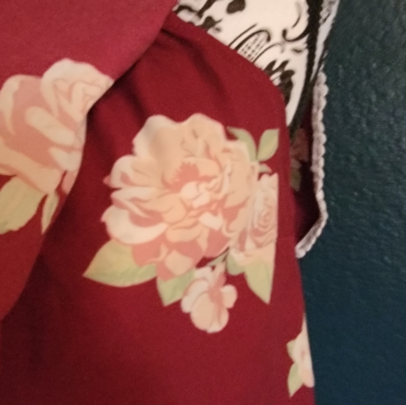 Adorable top - Picture 3 of 5